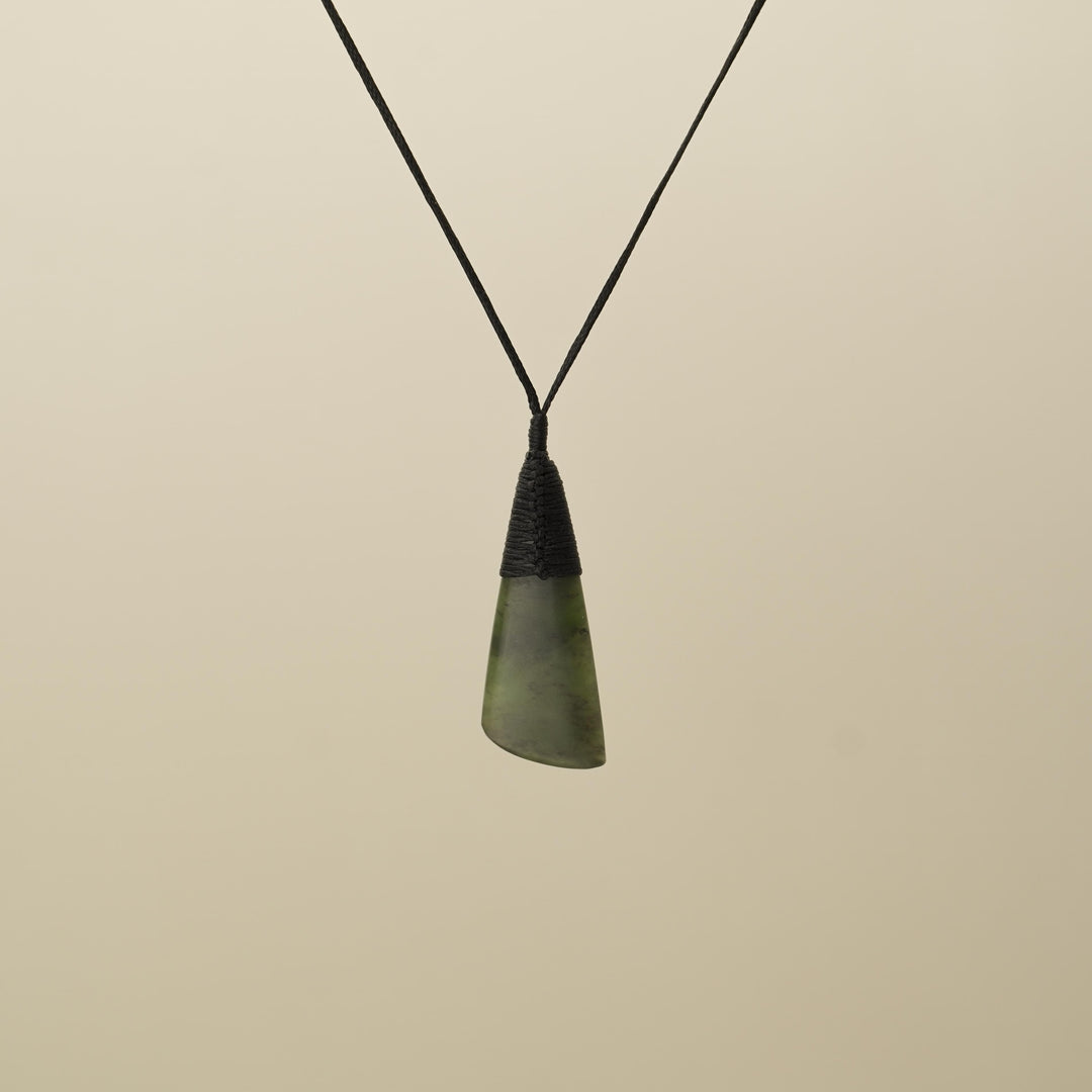 Kawakawa Toki Pounamu Pendant