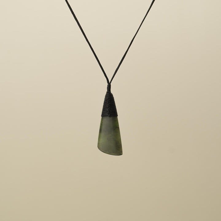 Kawakawa Toki Pounamu Pendant