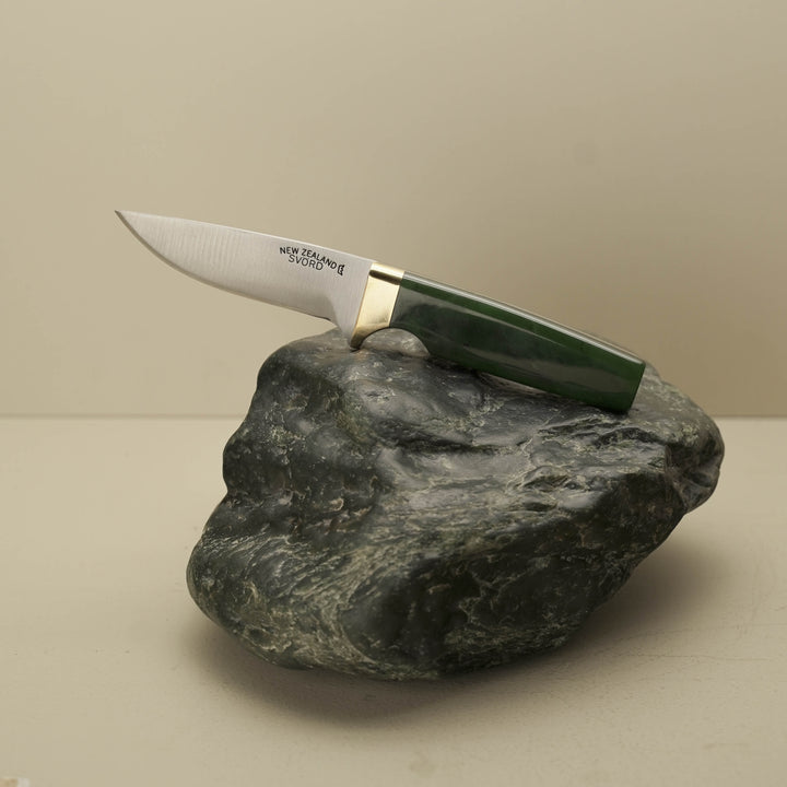Pounamu Drop-Point Knife Carbon Steel