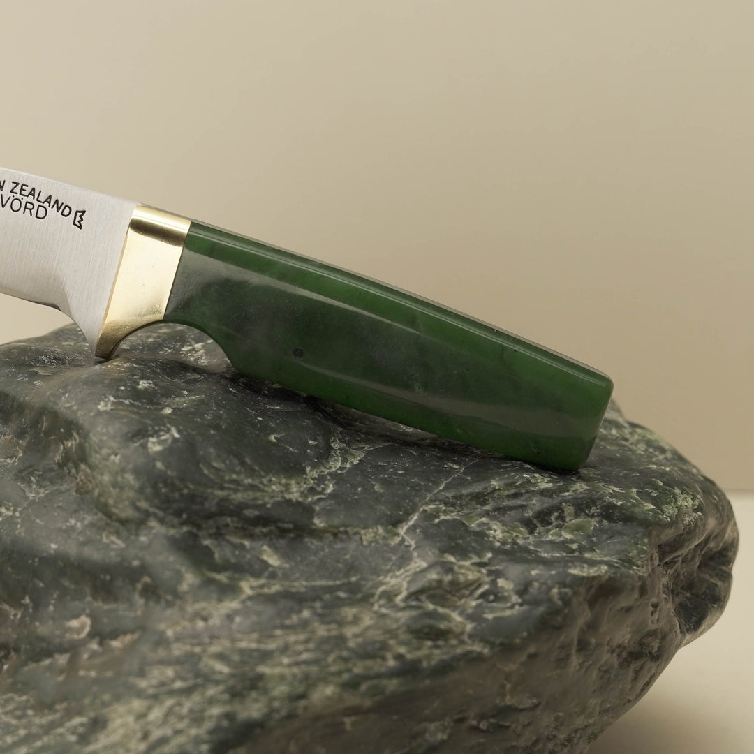 Pounamu Drop-Point Knife Carbon Steel