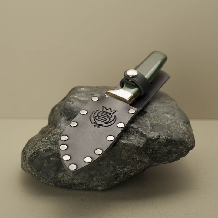 Pounamu Drop-Point Knife Carbon Steel