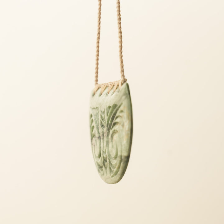 Kōuma Whakarei XL Pounamu Pendant