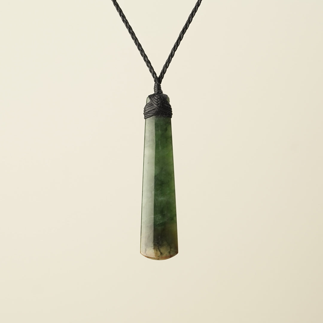 Toki – Flower Pounamu Medium Pendant