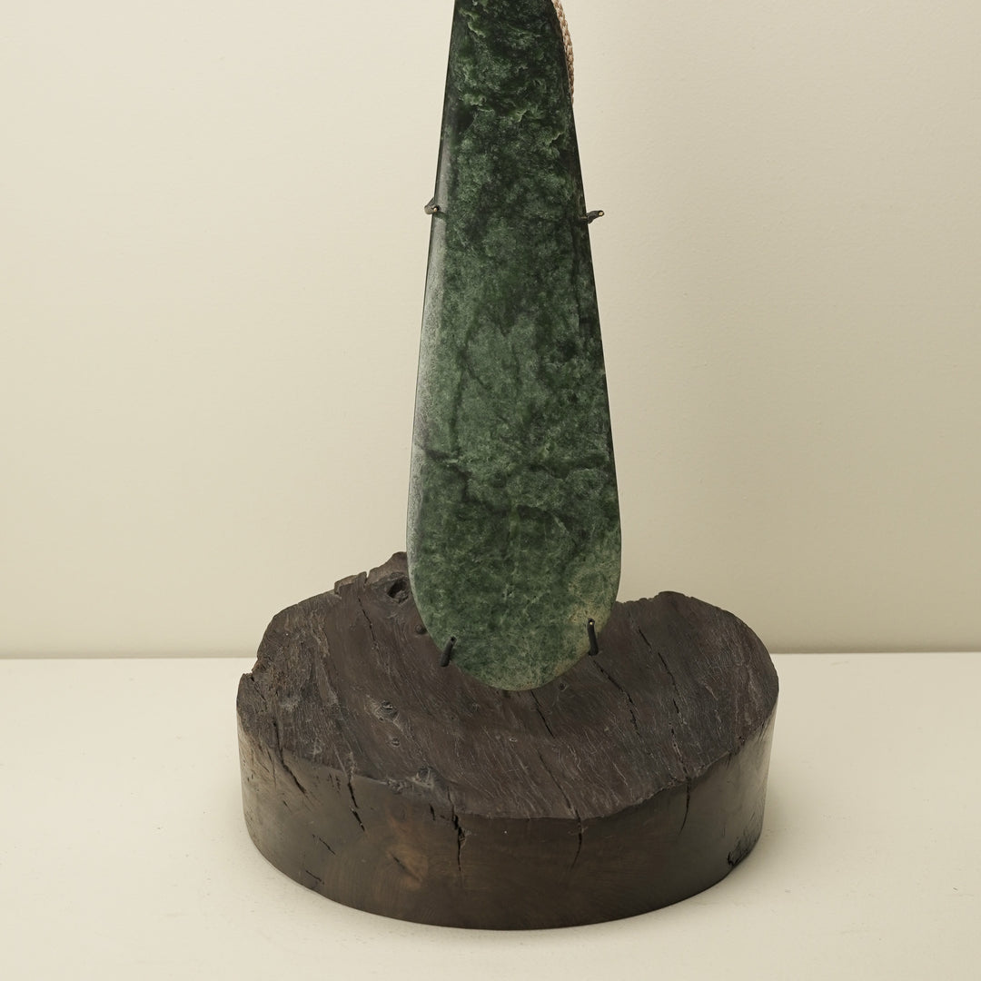 Mere Pounamu Sculpture Kawakawa & Kauri Base