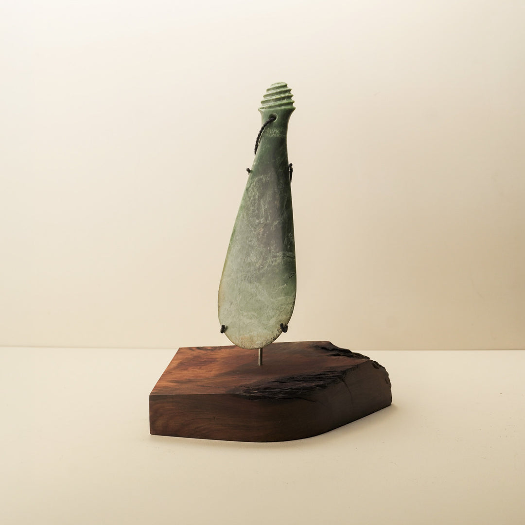 Pounamu Raukaraka Mere Sculpture 25cm