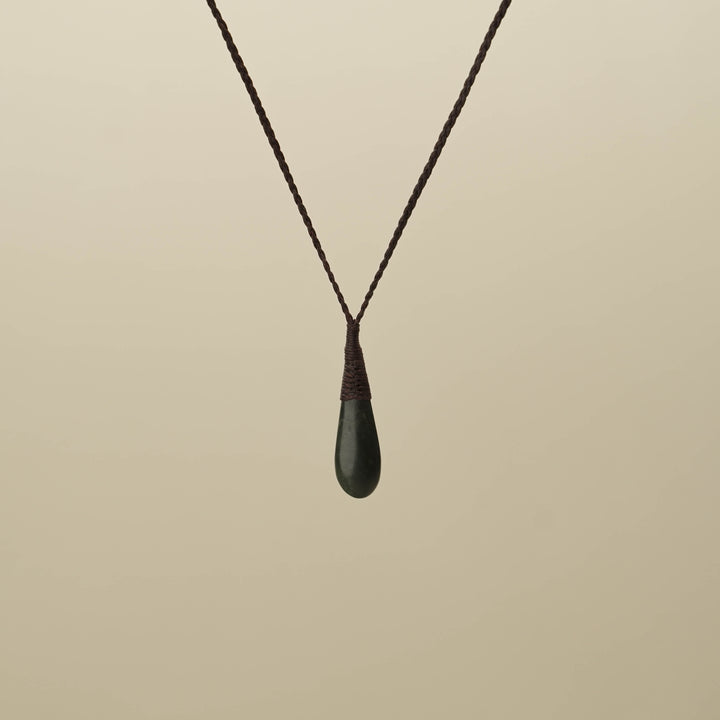 Kawakawa XS Roimata Pounamu Pendant, Brown Binding