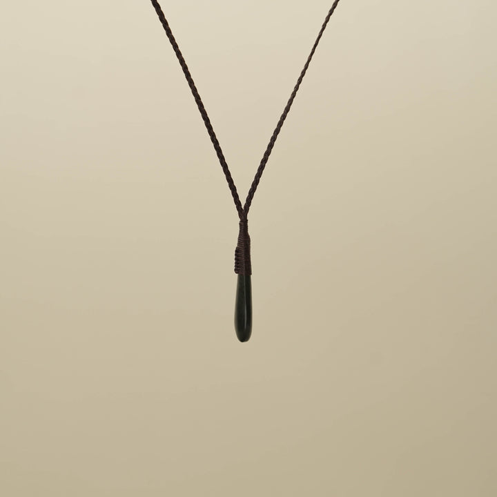 Kawakawa XS Roimata Pounamu Pendant, Brown Binding