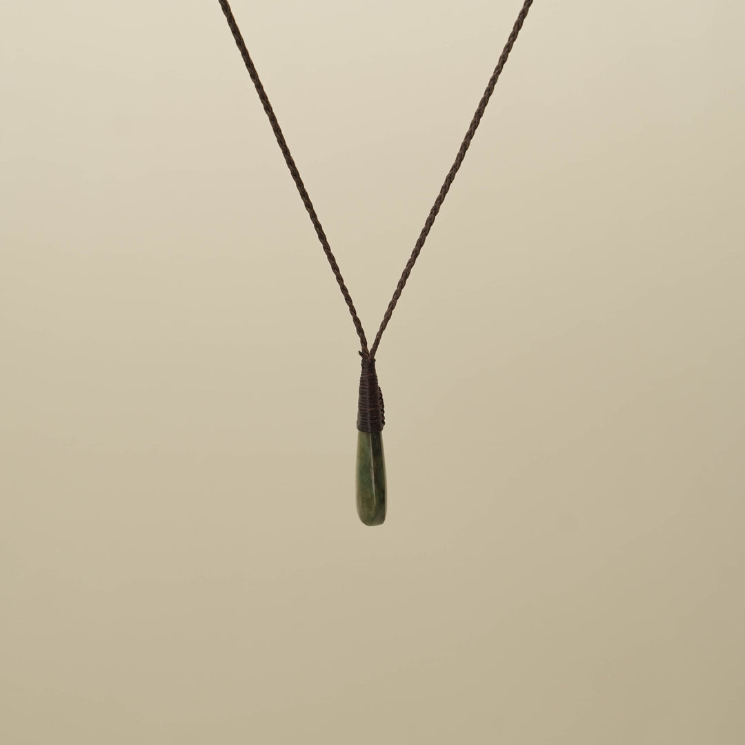 Raukaraka XS Roimata Pounamu Pendant, Brown Binding