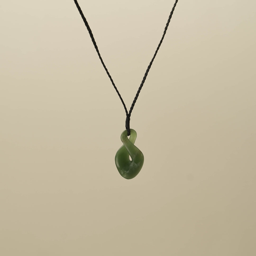 Kahurangi Small Single Pikorua Pounamu Pendant