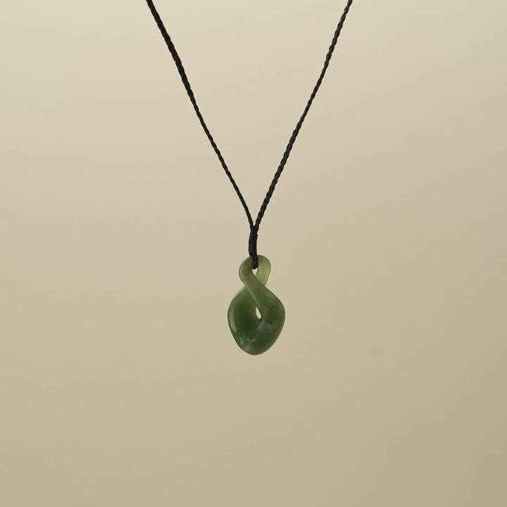 Kahurangi Small Single Pikorua Pounamu Pendant