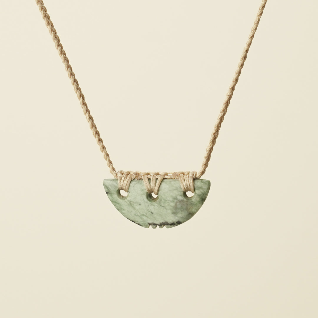 Kōuma Breastplate Inanga Pounamu Extra Small Pendant