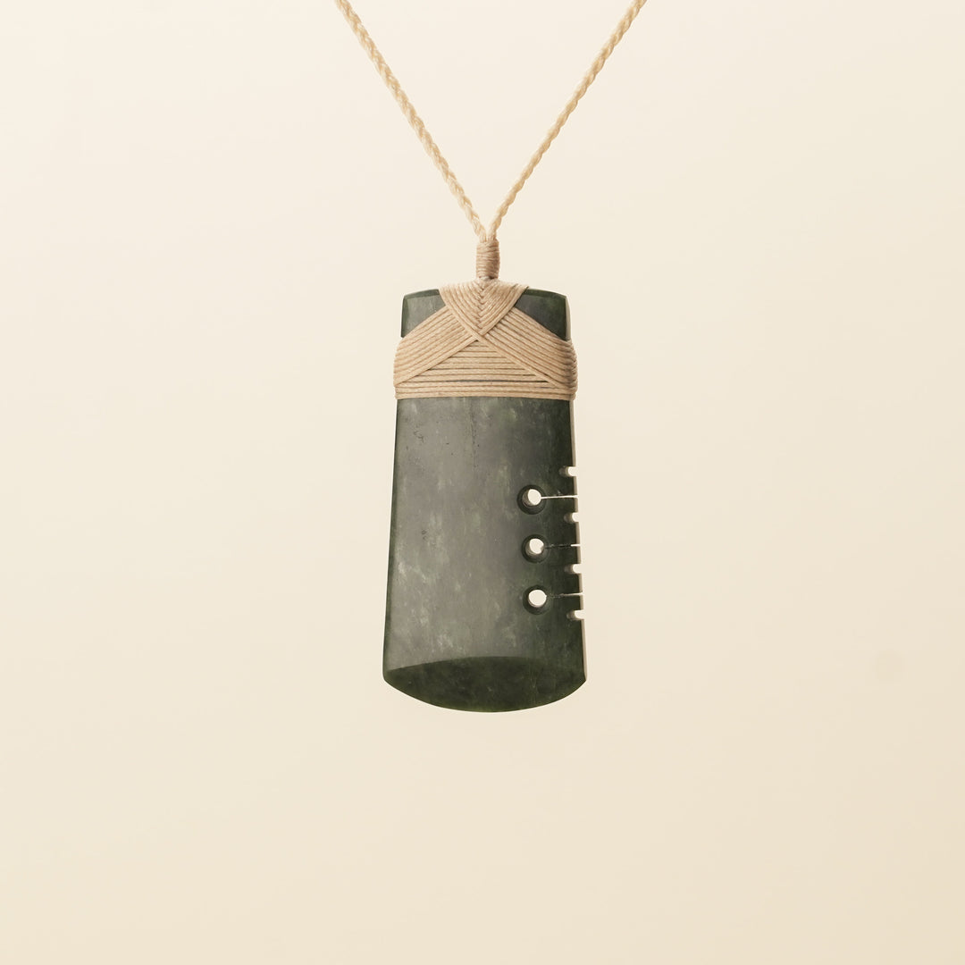 Kawakawa Large Toki Pounamu Pendant