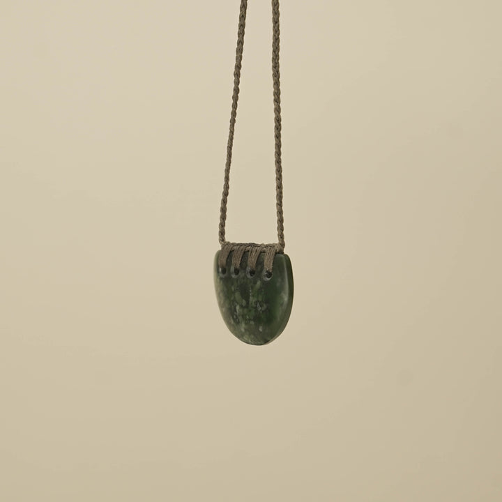 Kōuma Breastplate Kahurangi Small Pounamu Pendant