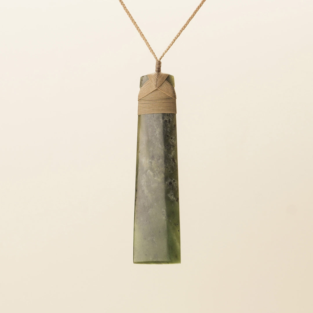 Kawakawa XL Toki Pounamu Pendant