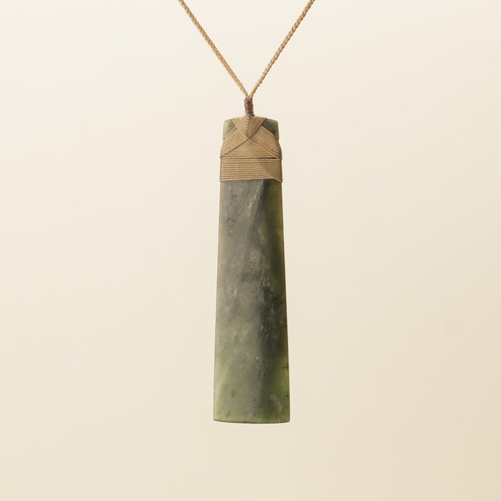 Kawakawa XL Toki Pounamu Pendant