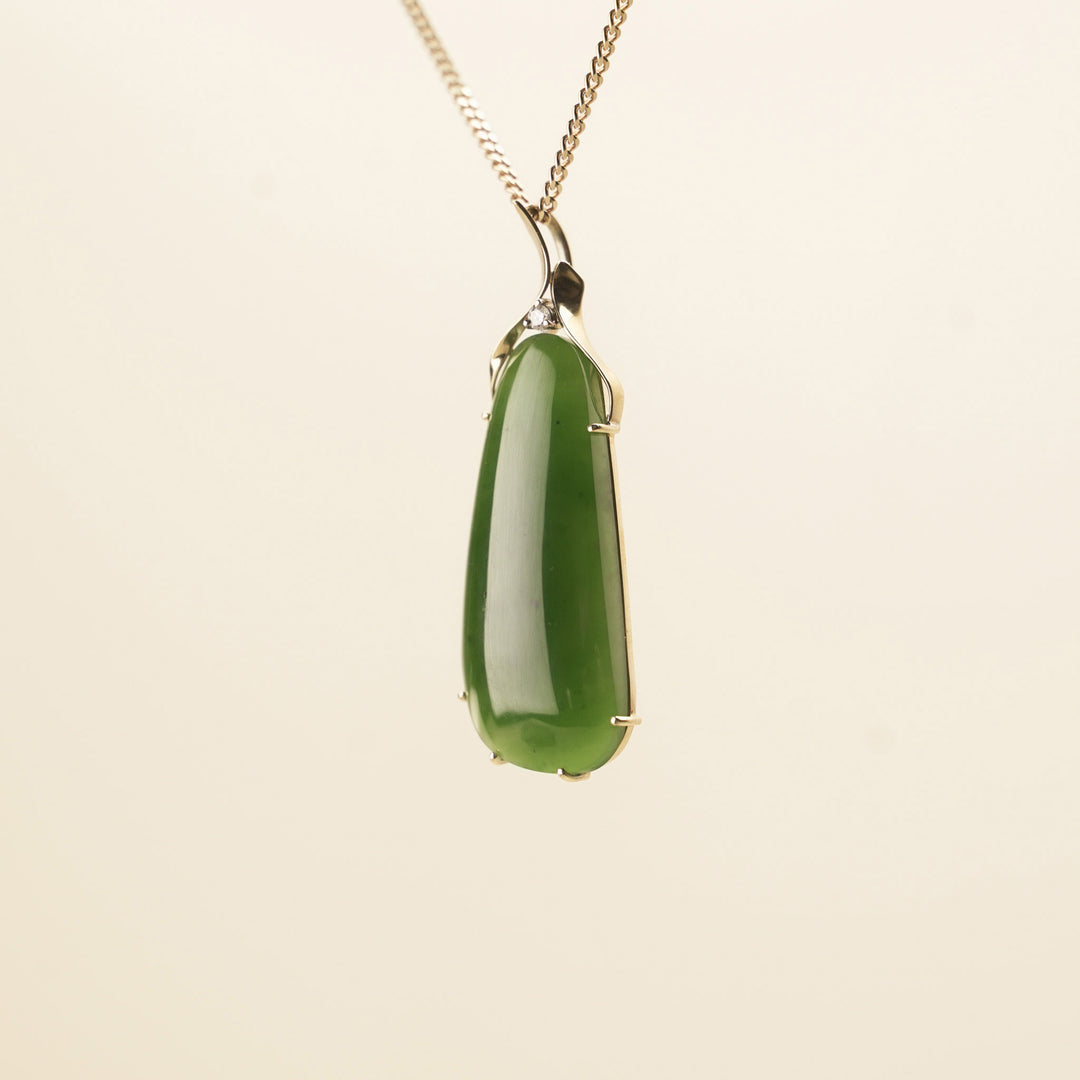 18ct Gold Pounamu Drop Pendant with Diamond