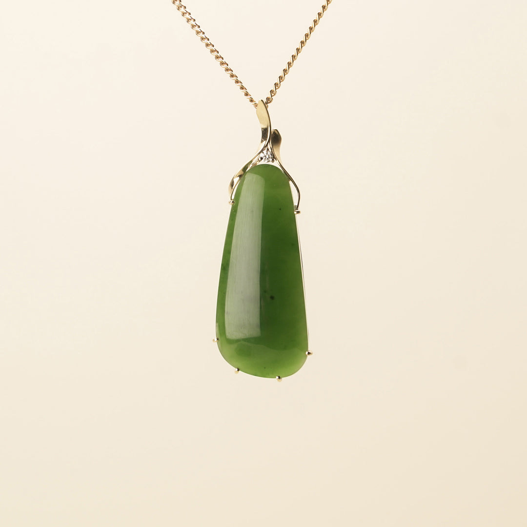 18ct Gold Pounamu Drop Pendant with Diamond