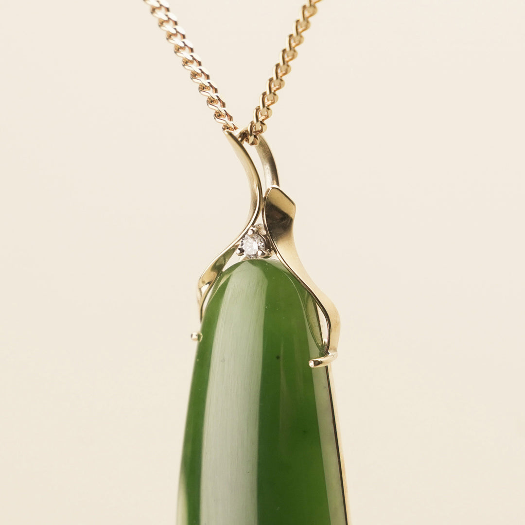 18ct Gold Pounamu Drop Pendant with Diamond