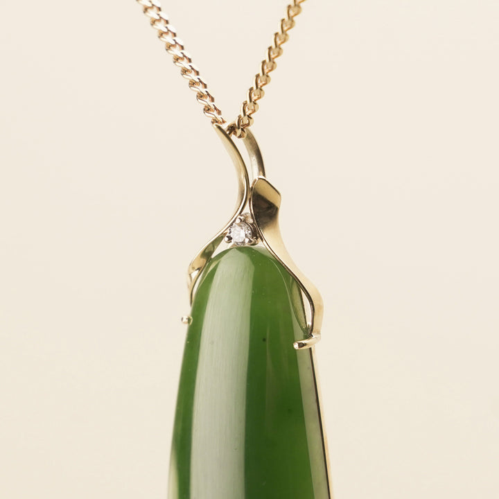 18ct Gold Pounamu Drop Pendant with Diamond