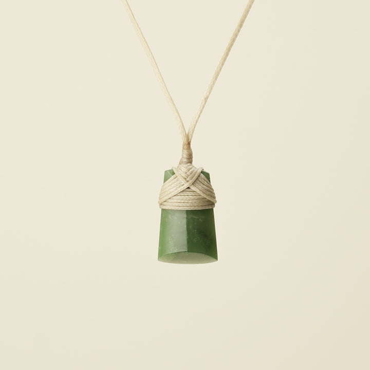 Pēpi Toki Pounamu, Tan Binding