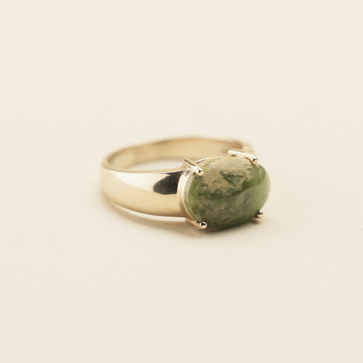 Flower Pounamu 9ct Gold Ring