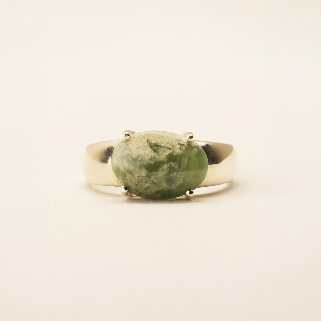Flower Pounamu 9ct Gold Ring
