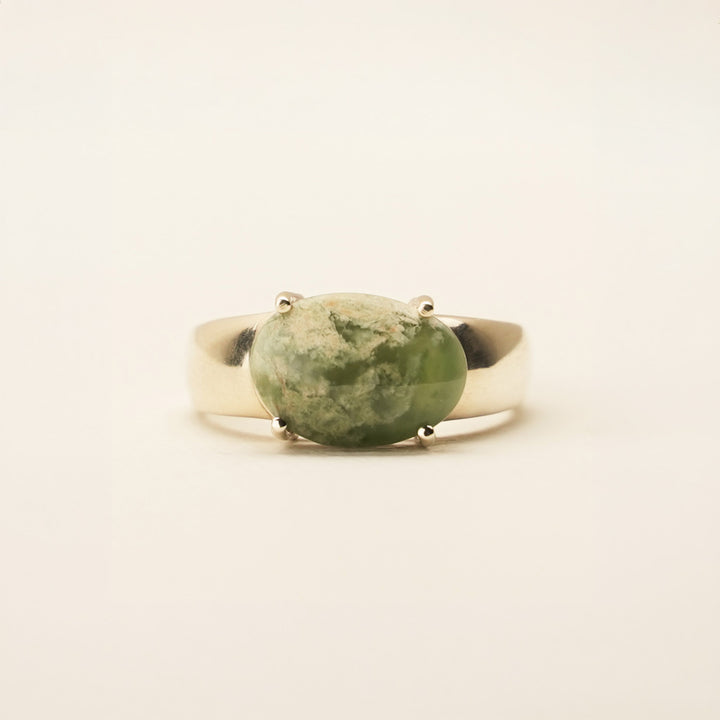 Flower Pounamu 9ct Gold Ring