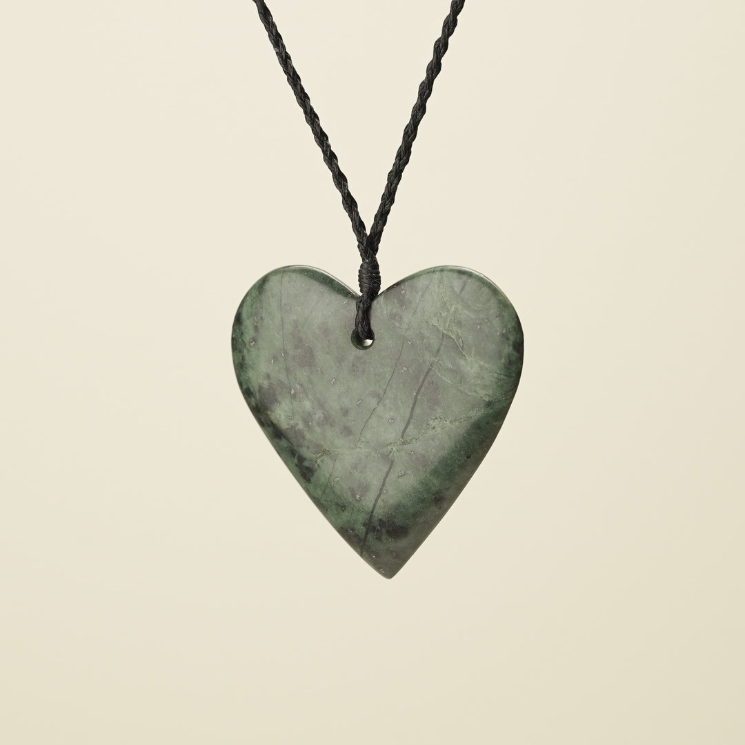 Manawa Heart Kawakawa Pounamu XL Pendant, Black Binding