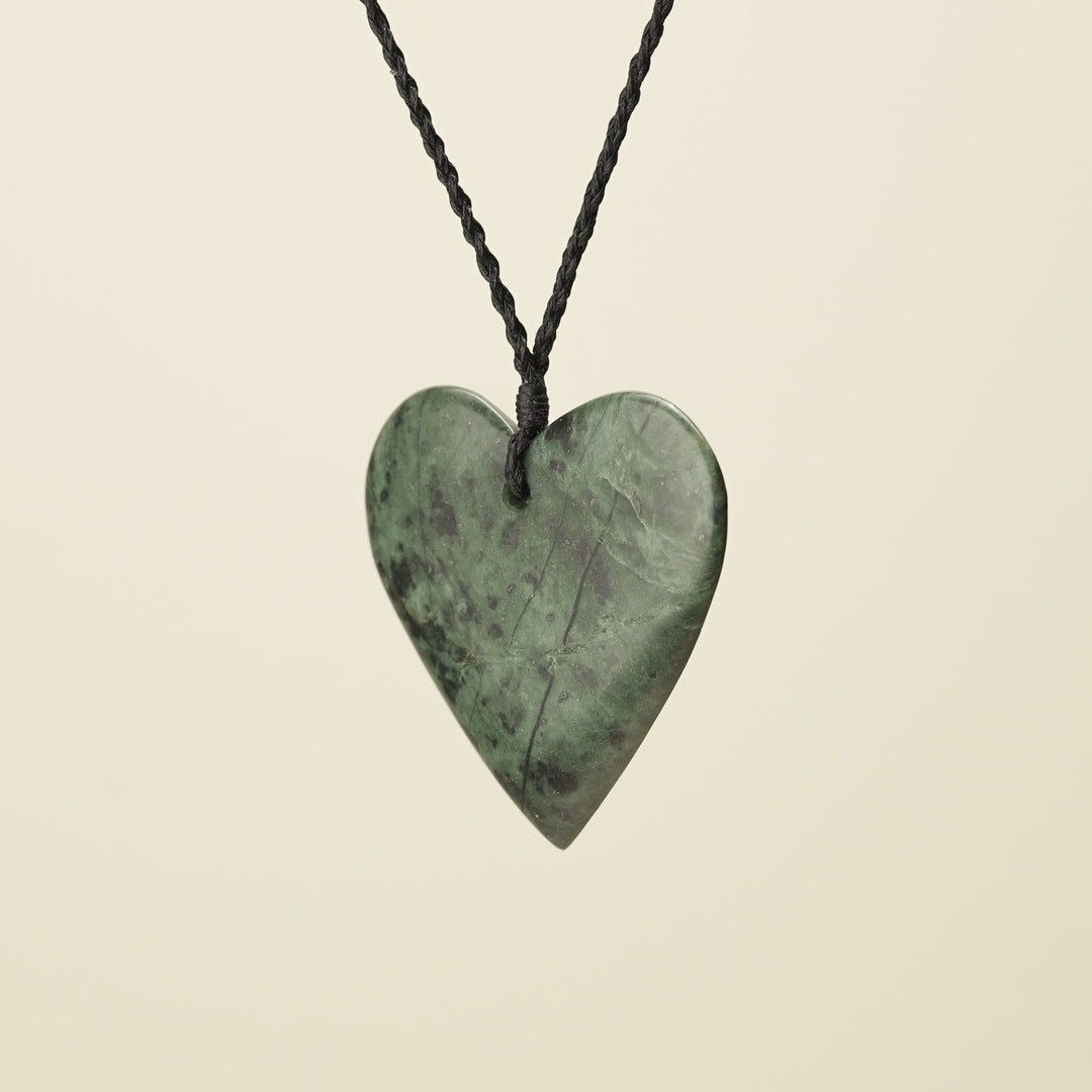 Manawa Heart Kawakawa Pounamu XL Pendant, Black Binding