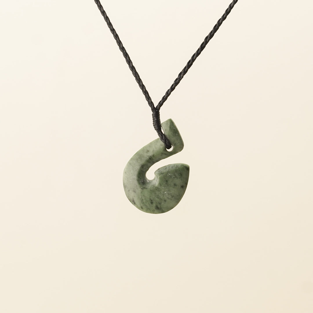 Kōkopu Small Hei Matau Pounamu Pendant