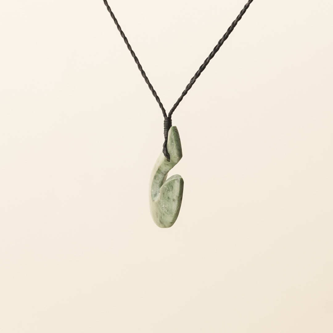 Kōkopu Small Hei Matau Pounamu Pendant