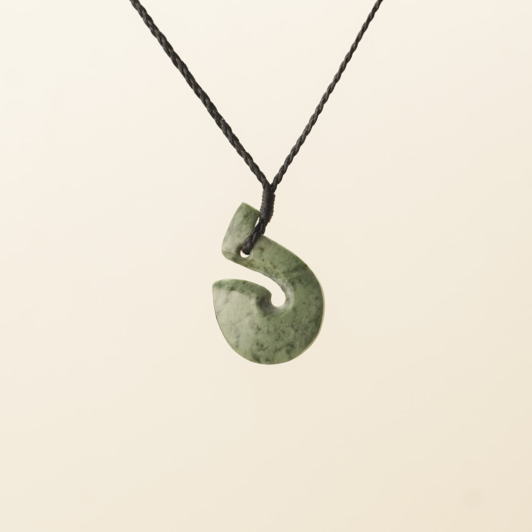 Kōkopu Small Hei Matau Pounamu Pendant
