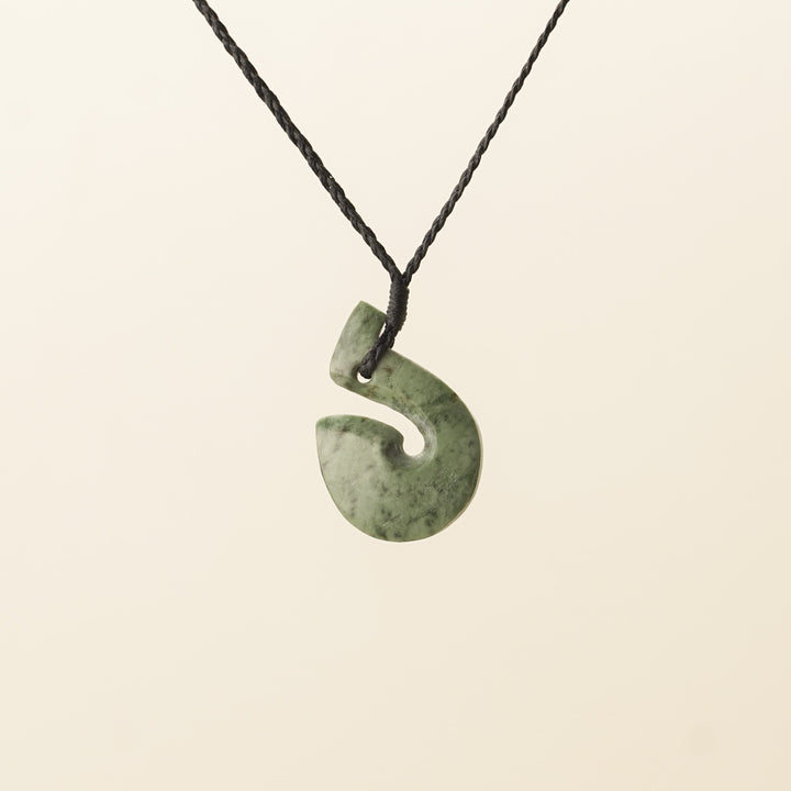 Kōkopu Small Hei Matau Pounamu Pendant