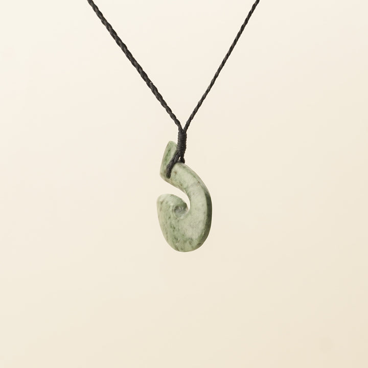 Kōkopu Small Hei Matau Pounamu Pendant