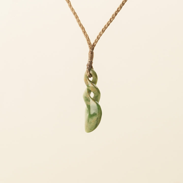 Pikorua Double Flower Pounamu, Medium