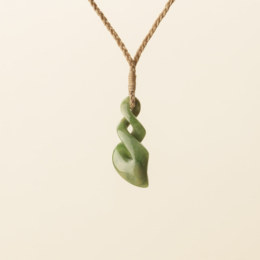 Pikorua Double Flower Pounamu, Medium