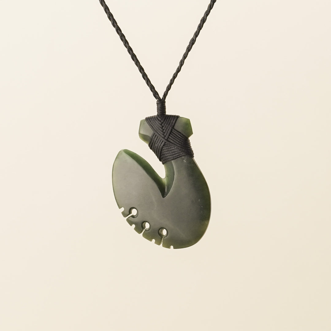 Kawakawa Medium Hei Matau Pounamu Pendant