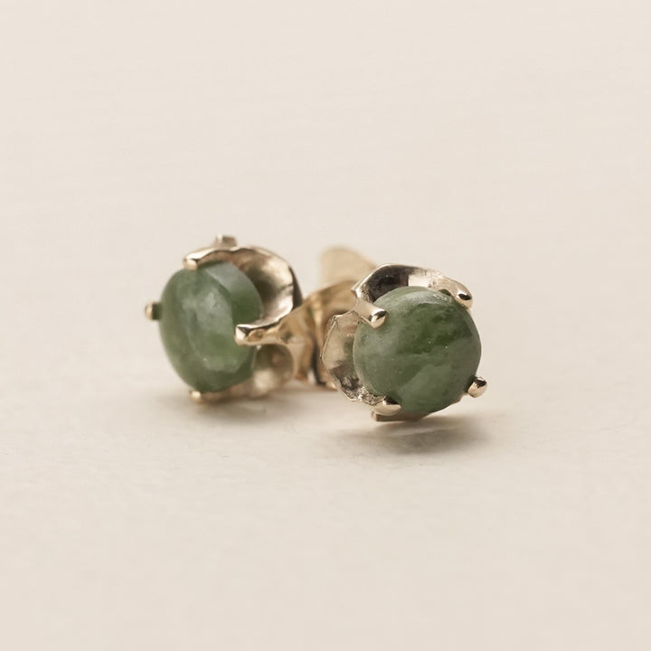 Kahurangi Pounamu Round Stud Earrings in 9k Gold