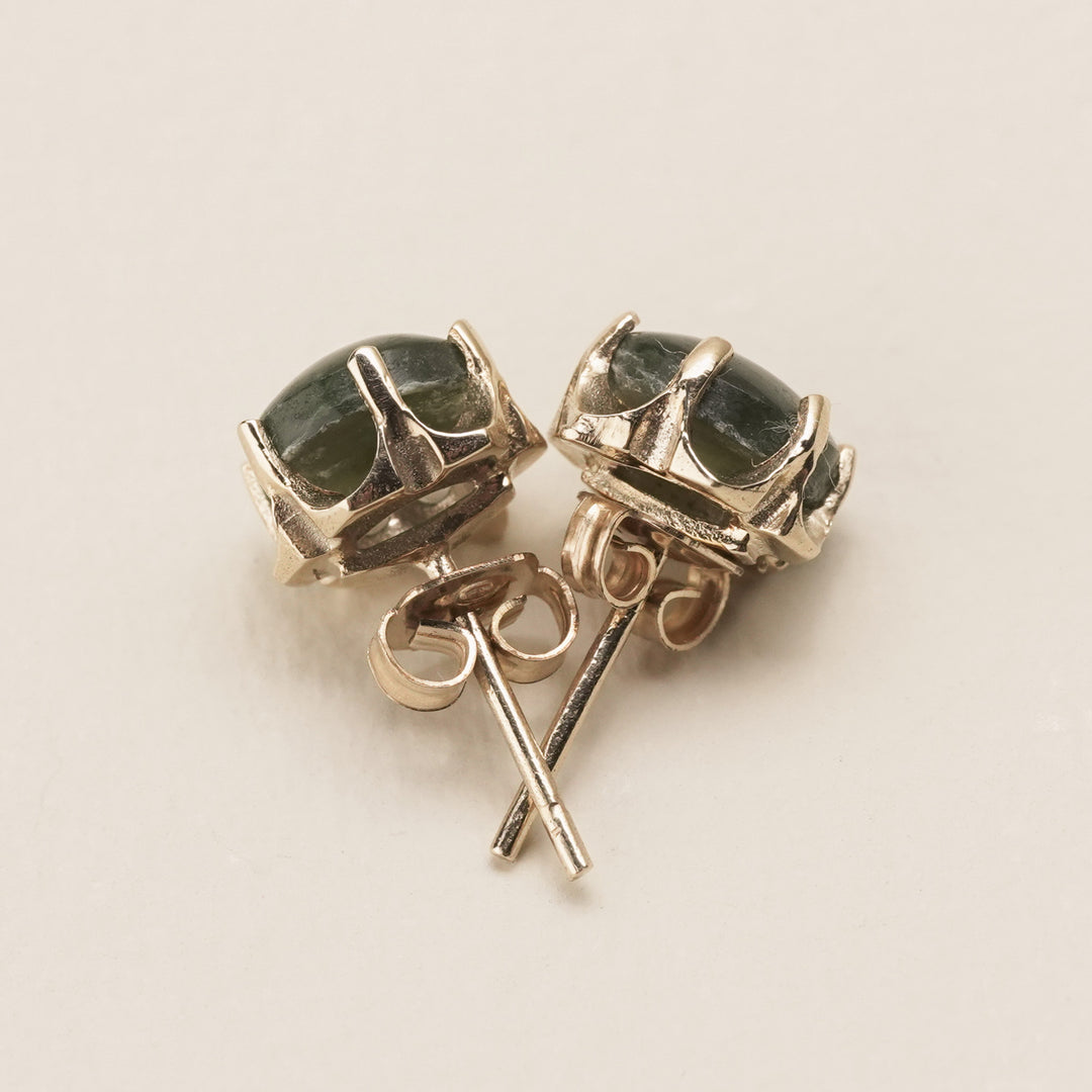 Kawakawa Pounamu Stud Earrings in 9k Gold
