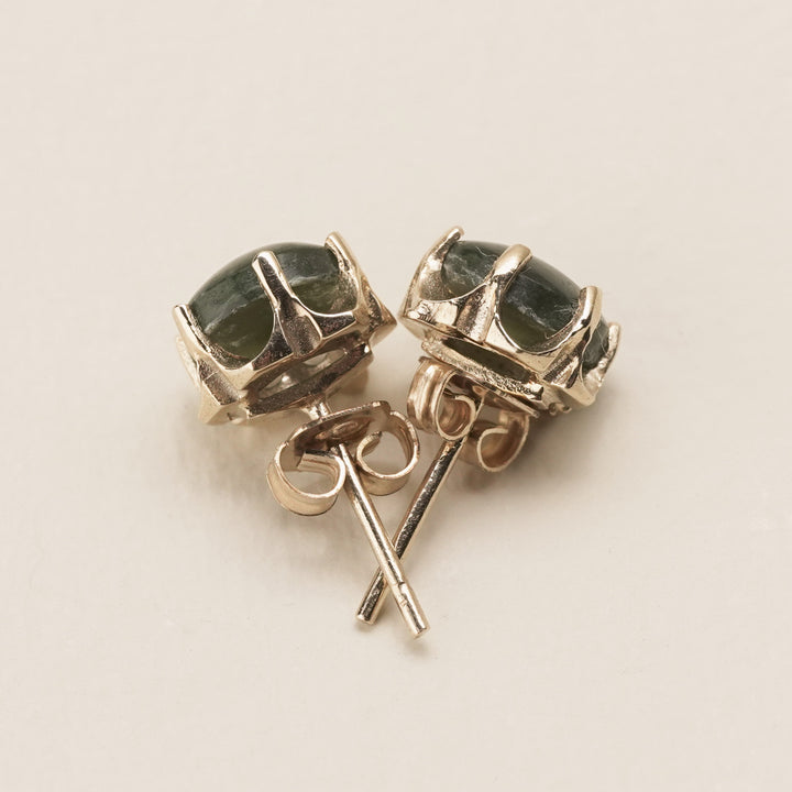 Kawakawa Pounamu Stud Earrings in 9k Gold