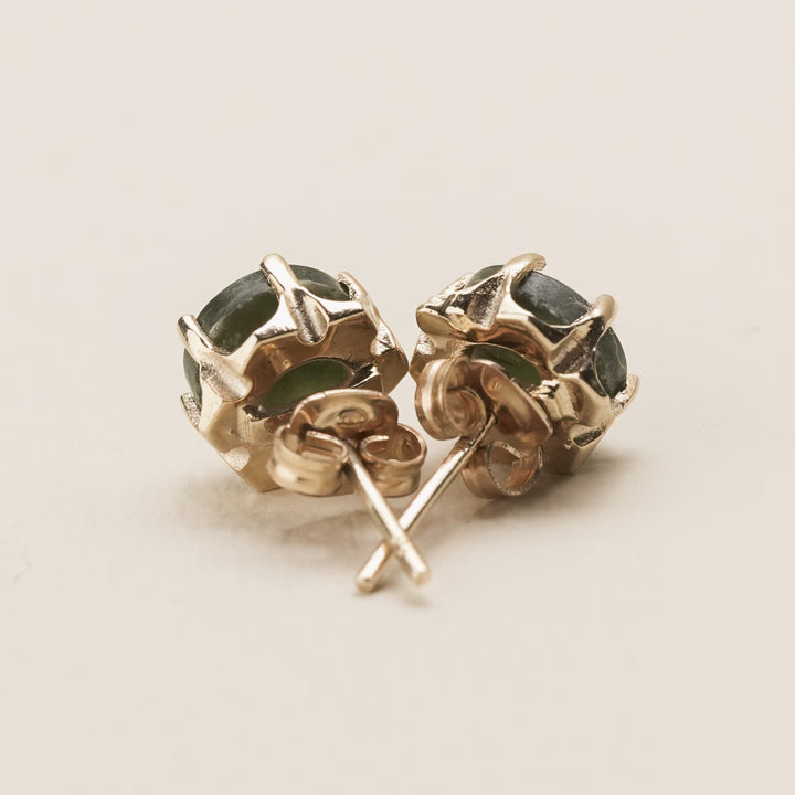 Kawakawa Pounamu Stud Earrings in 9k Gold
