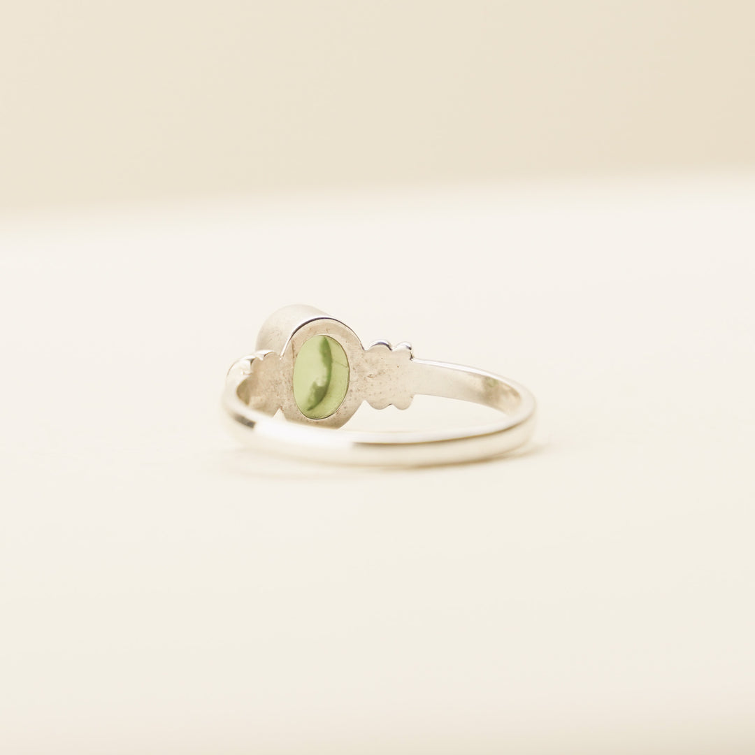 Pounamu Oval Ring in Sterling Silver