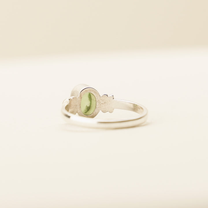 Pounamu Oval Ring in Sterling Silver