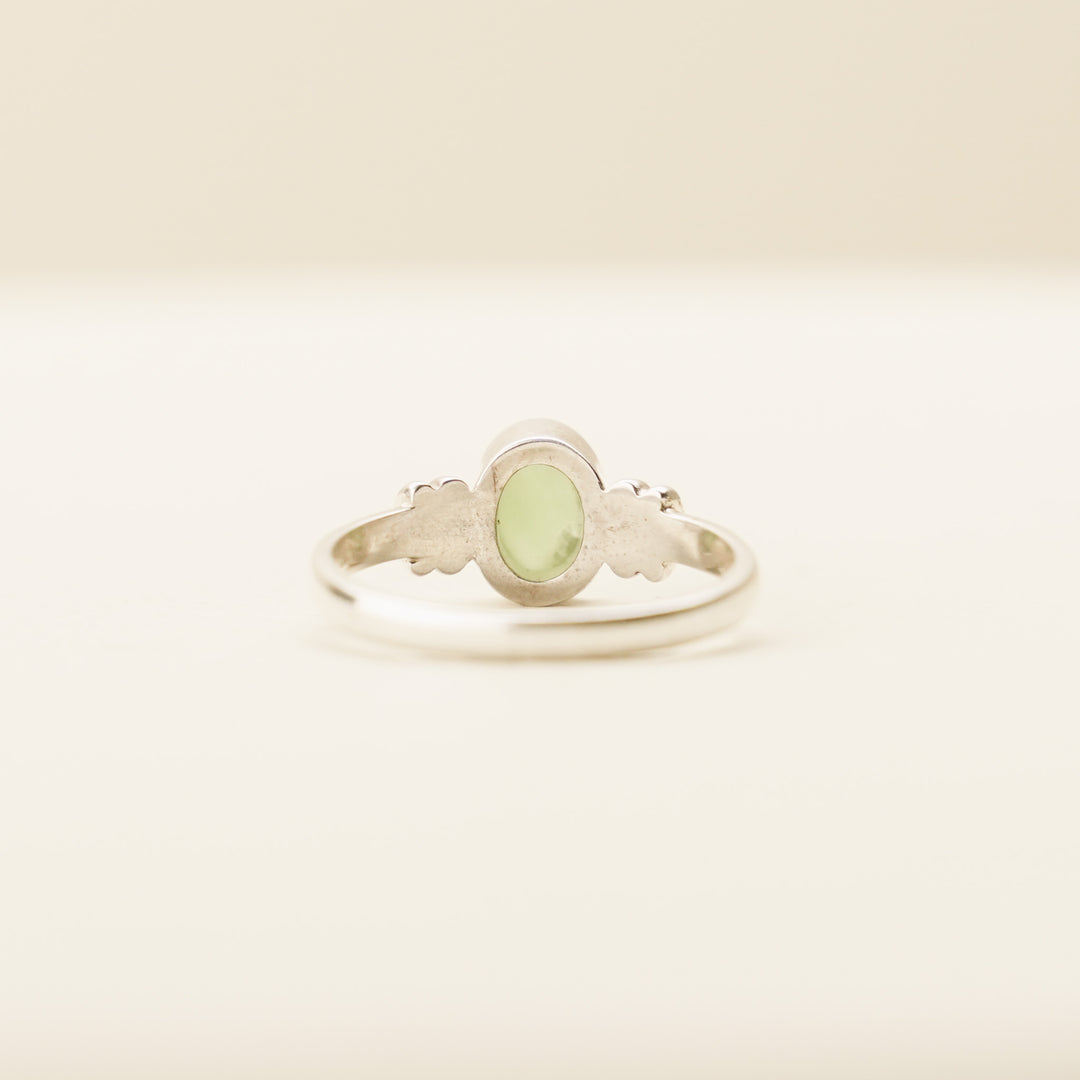 Pounamu Oval Ring in Sterling Silver