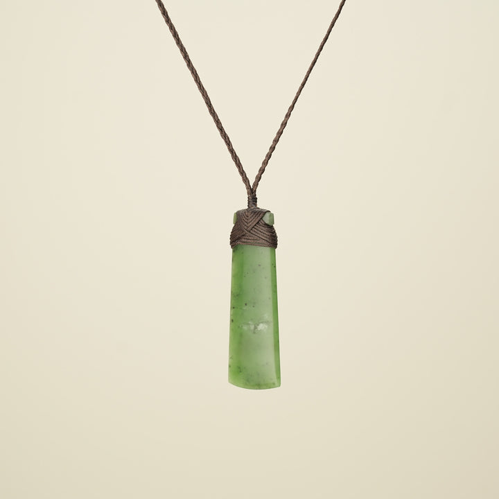 Kahurangi Toki - Medium Pounamu Pendant