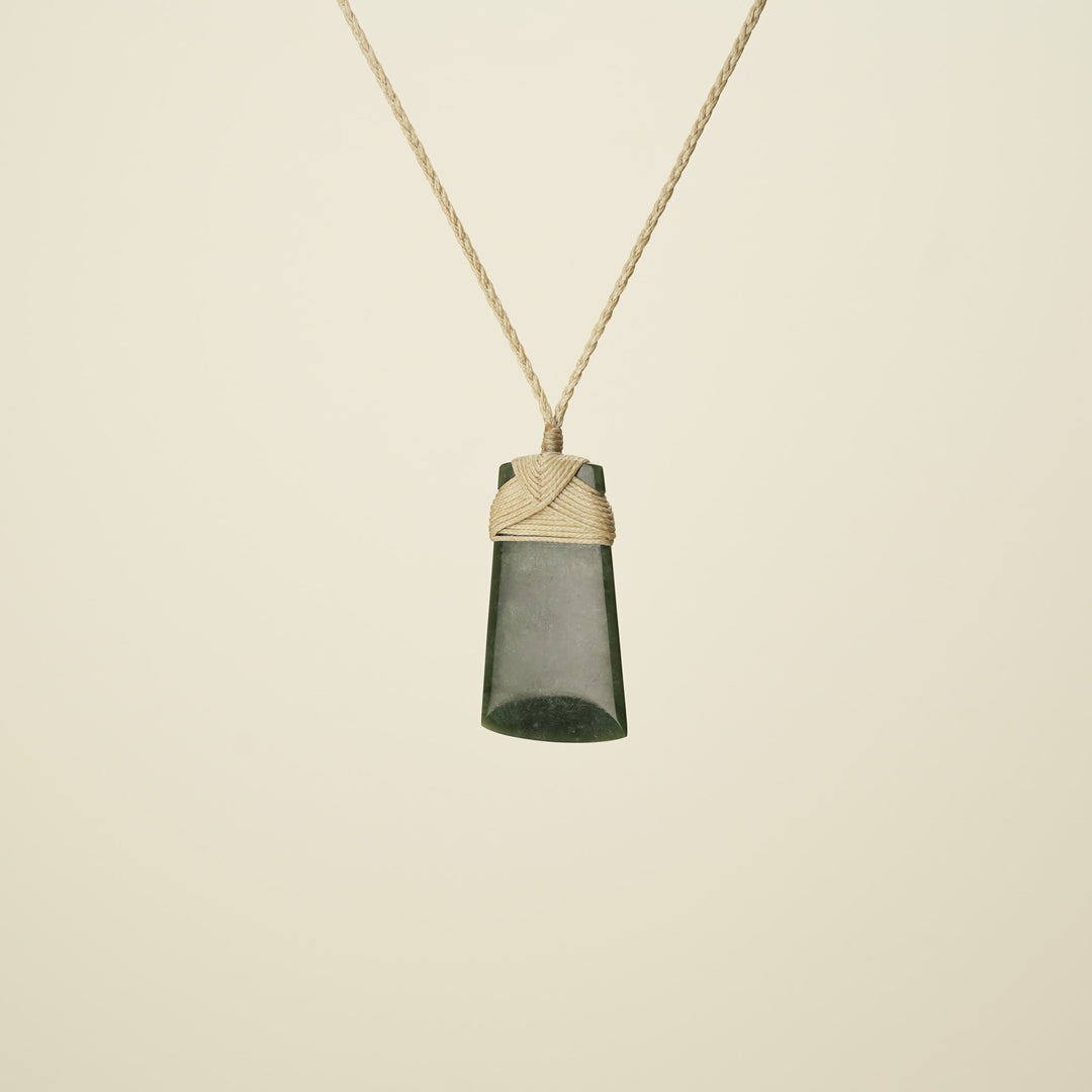 Tan Binding Kawakawa Toki - Medium Pounamu Pendant