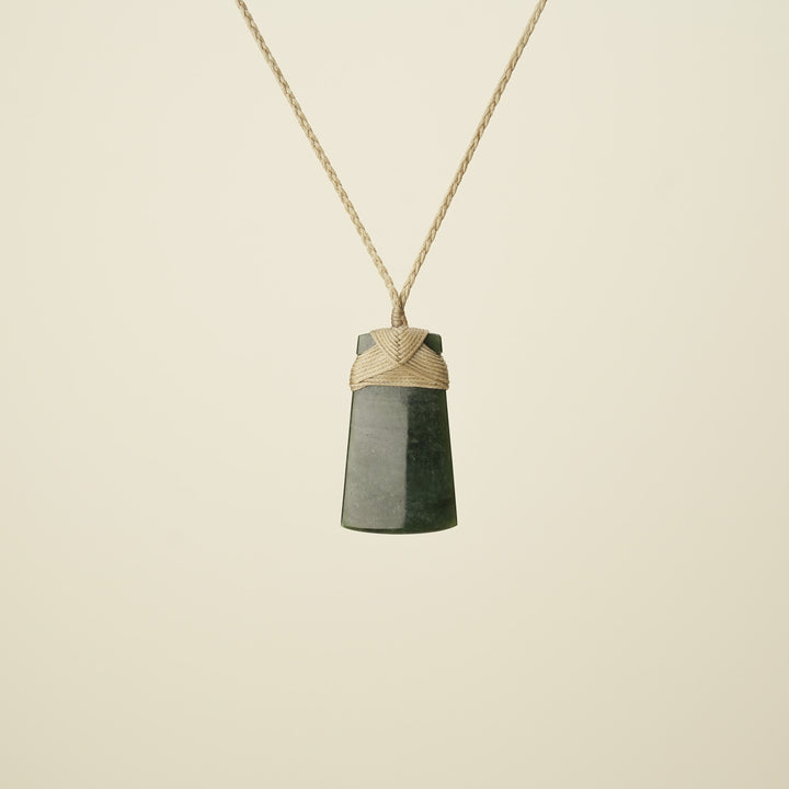 Tan Binding Kawakawa Toki - Medium Pounamu Pendant