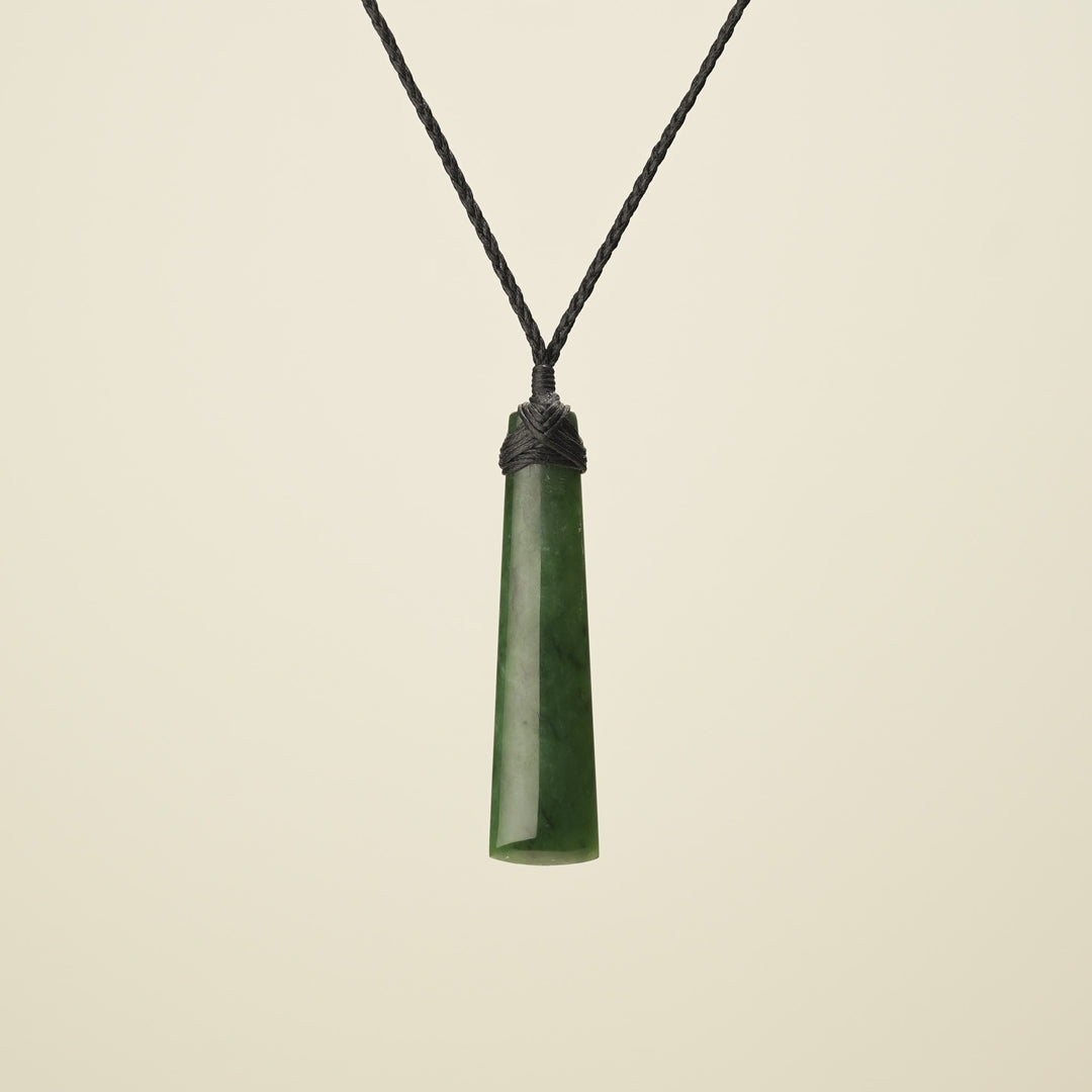 Thick Kawakawa Toki - Pounamu Pendant