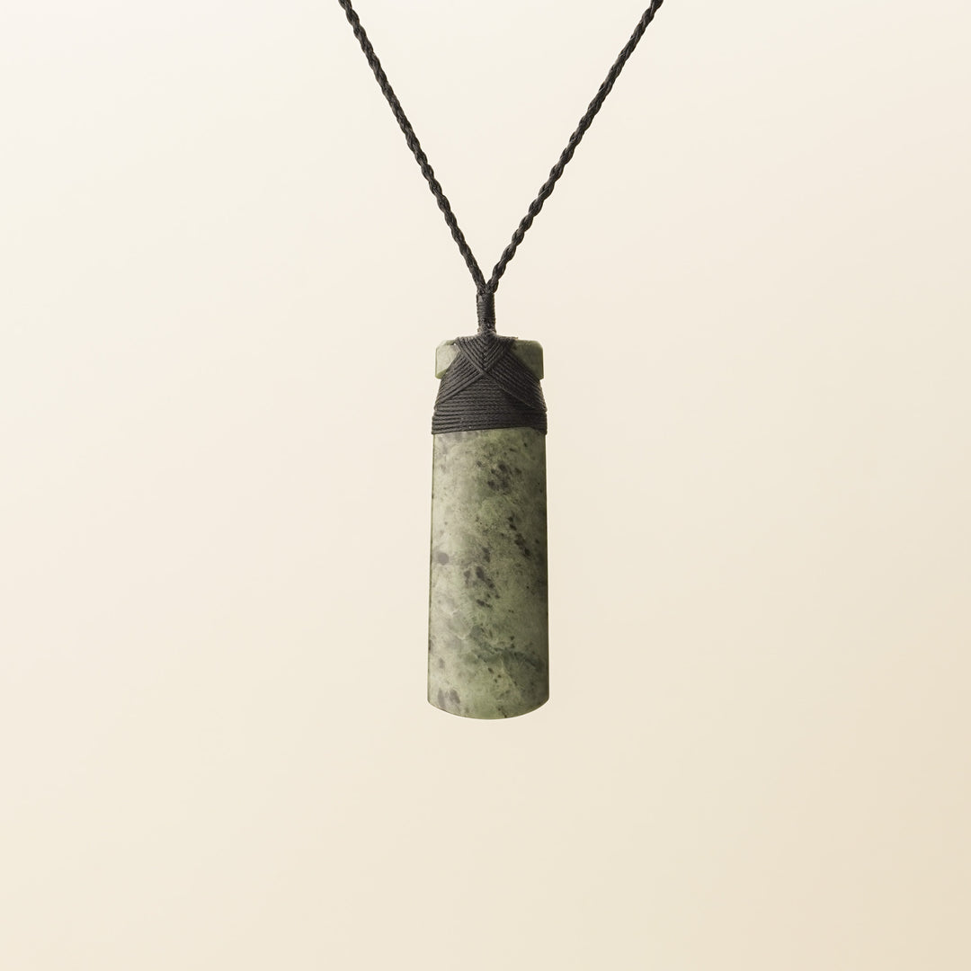 Kōkopu Large Toki Pounamu Pendant