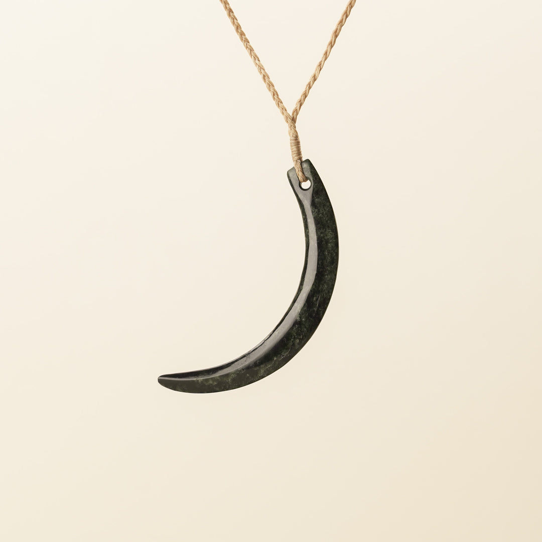 Tangiwai Medium Niho Pounamu Pendant